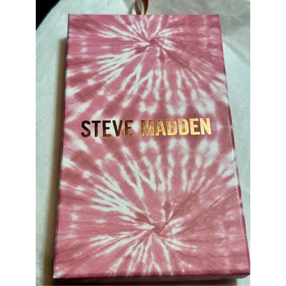 Steve Madden NWT jewelry gift set charm hoop earrings - Picture 2 of 7